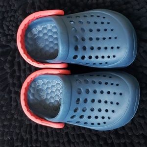 Joybees Boys 💙 Crocs/Slip on Water Shoes ..